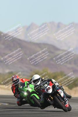 media/Oct-30-2025-Racers Edge (Thu) [[dabbdaf680]]/3-B Group/Session 2 (Turn 14)/